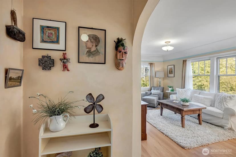 Property photo for 1605 E Olive Street #303, Seattle photo 6
