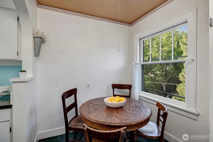Property photo for 1605 E Olive Street #303, Seattle photo 13