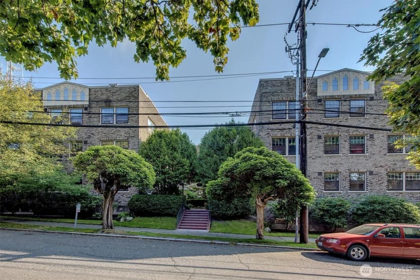 Property photo for 1605 E Olive Street #303, Seattle photo 29