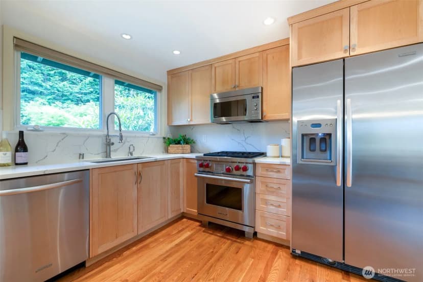 Property photo for 17134 Ne 8th Place, Bellevue photo 15