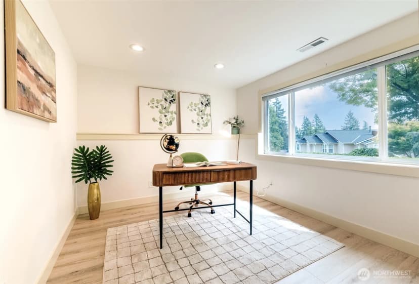 Property photo for 17134 Ne 8th Place, Bellevue photo 7