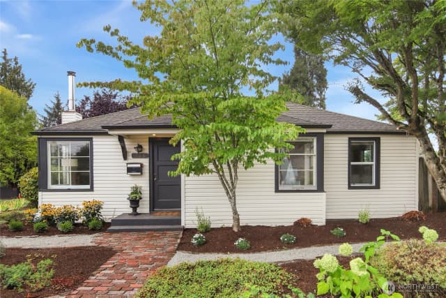 Property photo for 405 Sw 139th Street, Burien photo 2