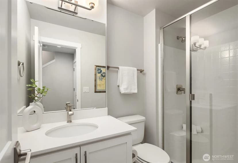 Property photo for 1202 Ne 180th Street #b, Shoreline photo 27