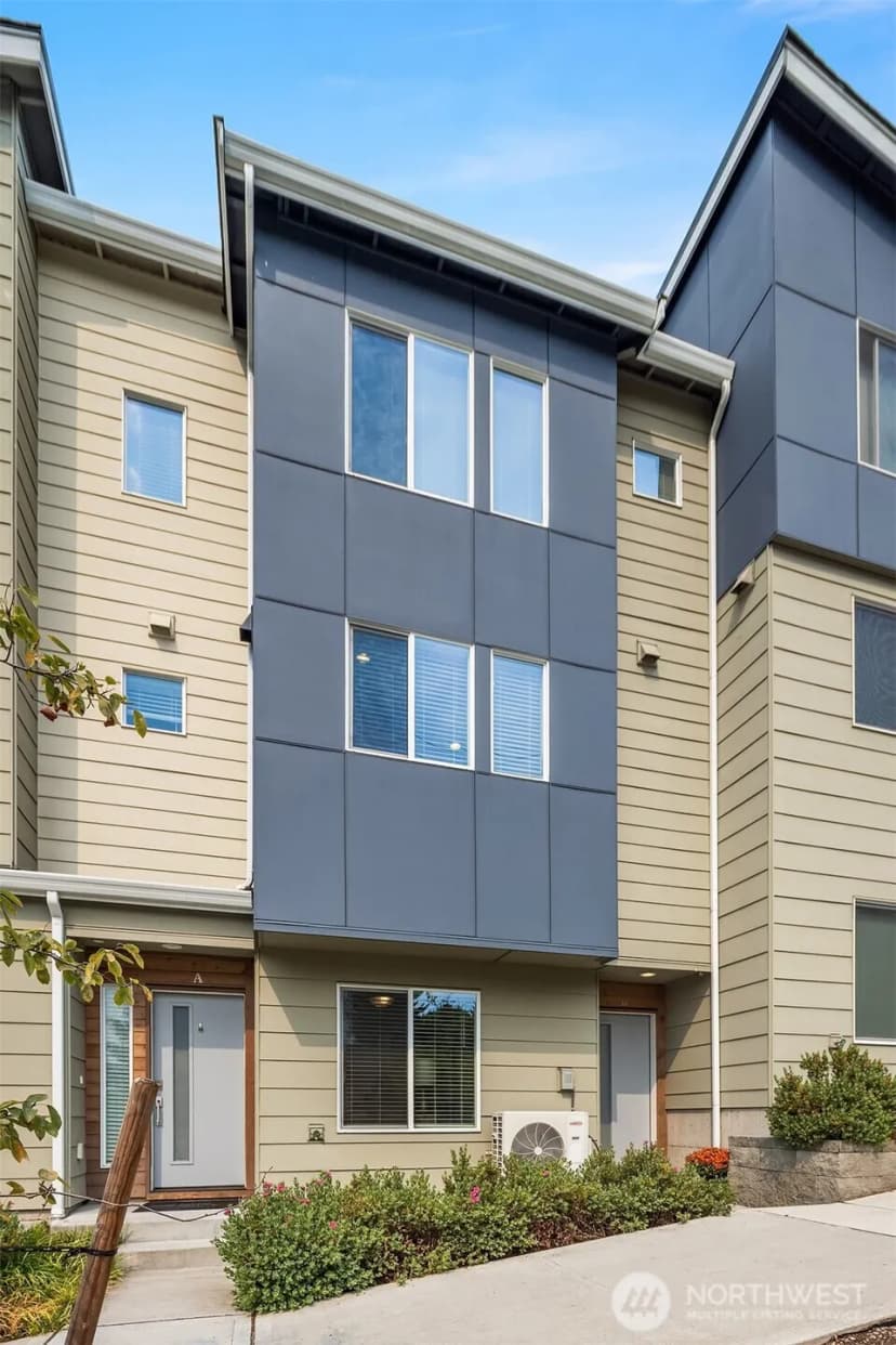 Property photo for 1202 Ne 180th Street #b, Shoreline photo 2