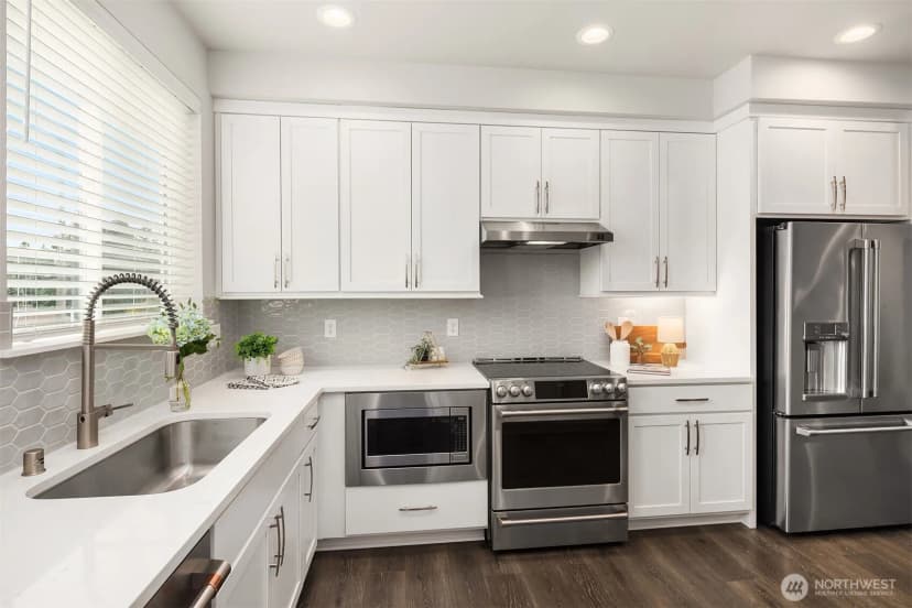 Property photo for 1202 Ne 180th Street #b, Shoreline photo 12