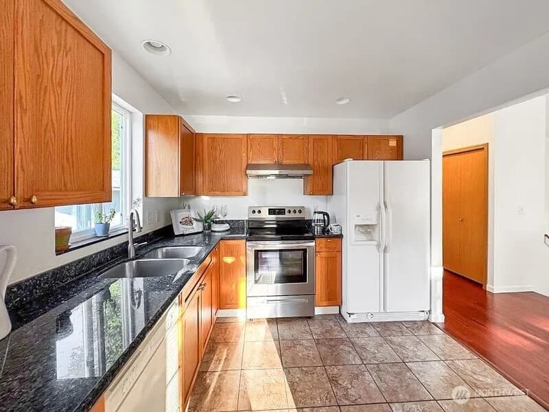 Property photo for 7932 Delridge Way Sw, Seattle photo 10
