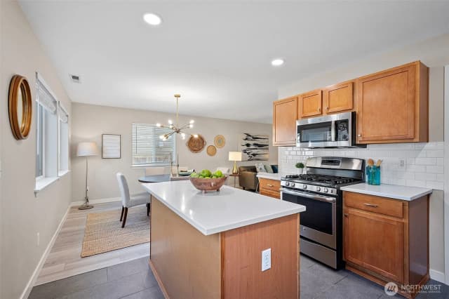 Property photo for 7828 Cortland Avenue Se, Snoqualmie photo 5