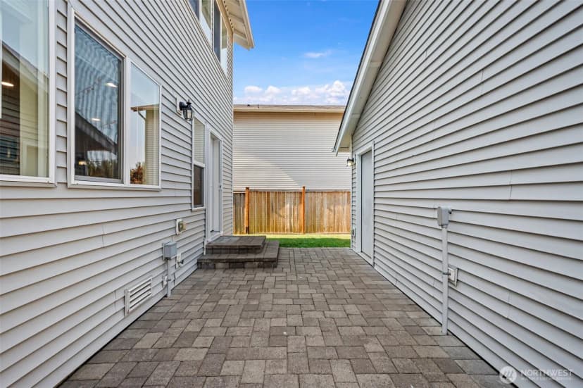 Property photo for 7828 Cortland Avenue Se, Snoqualmie photo 25