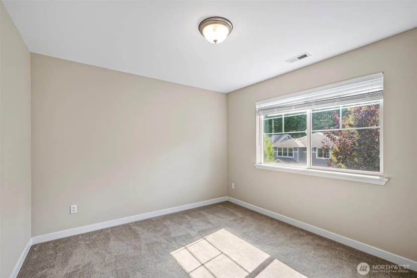Property photo for 7828 Cortland Avenue Se, Snoqualmie photo 19