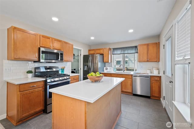 Property photo for 7828 Cortland Avenue Se, Snoqualmie photo 4