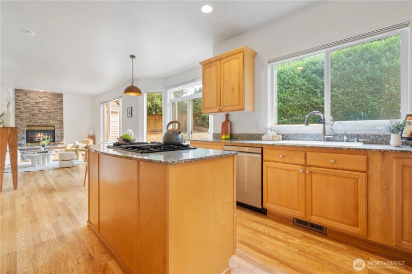 Property photo for 8822 116th Avenue Se, Newcastle photo 12