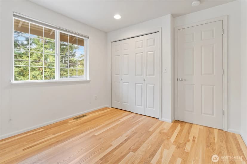 Property photo for 8822 116th Avenue Se, Newcastle photo 33