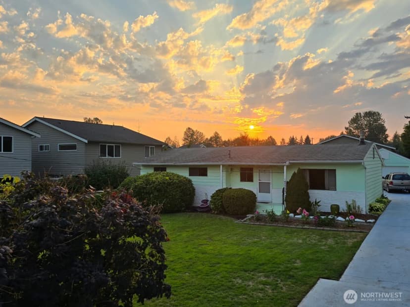 Property photo for 15404 Meadow Road, Lynnwood