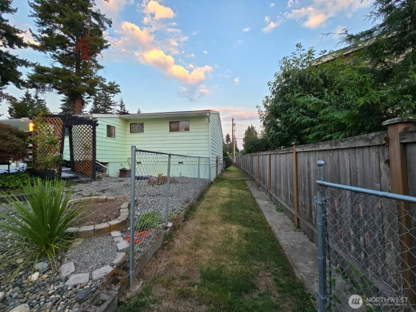 Property photo for 15404 Meadow Road, Lynnwood photo 9
