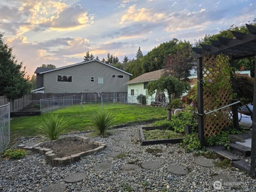 Property photo for 15404 Meadow Road, Lynnwood photo 12