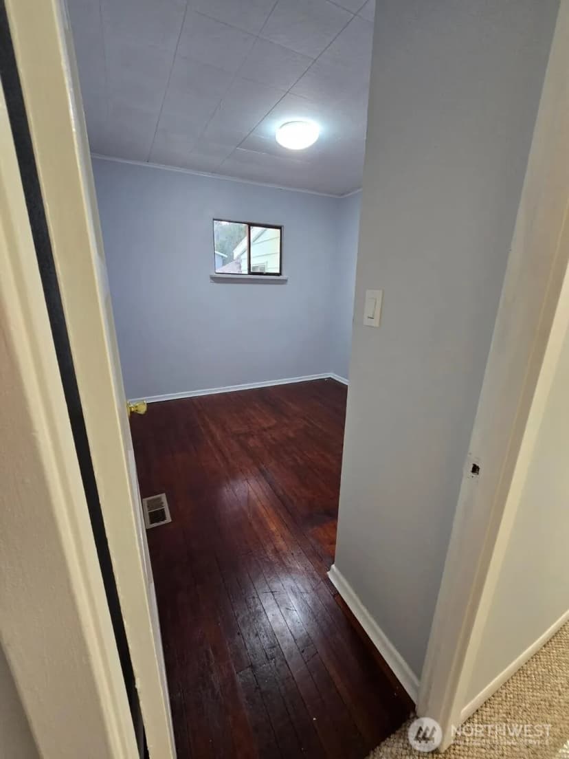 Property photo for 15404 Meadow Road, Lynnwood photo 2