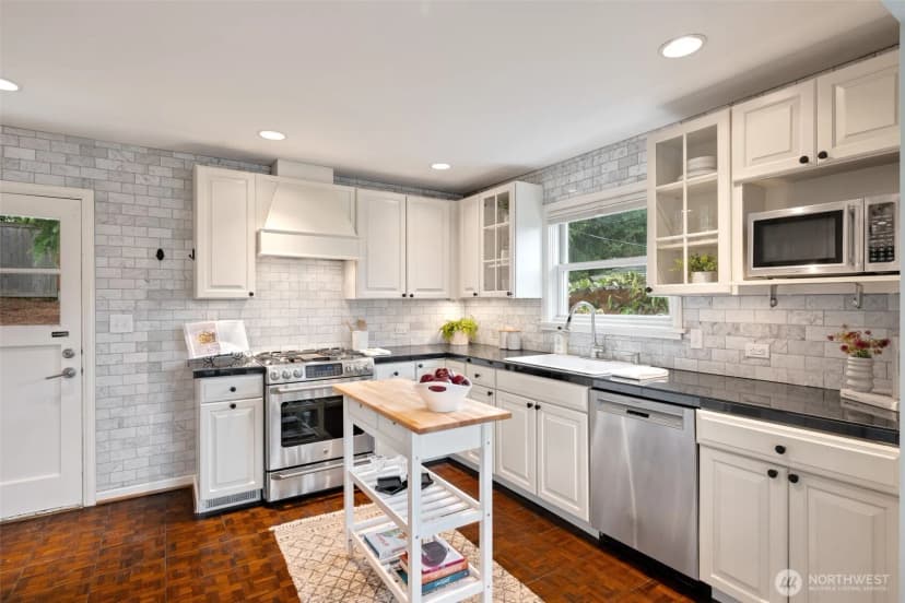 Property photo for 5223 56th Avenue S, Seattle photo 15
