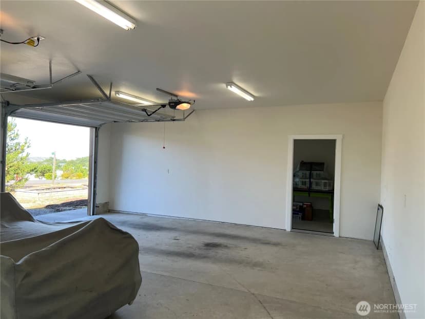 Property photo for 33408 J Place, Ocean Park photo 36