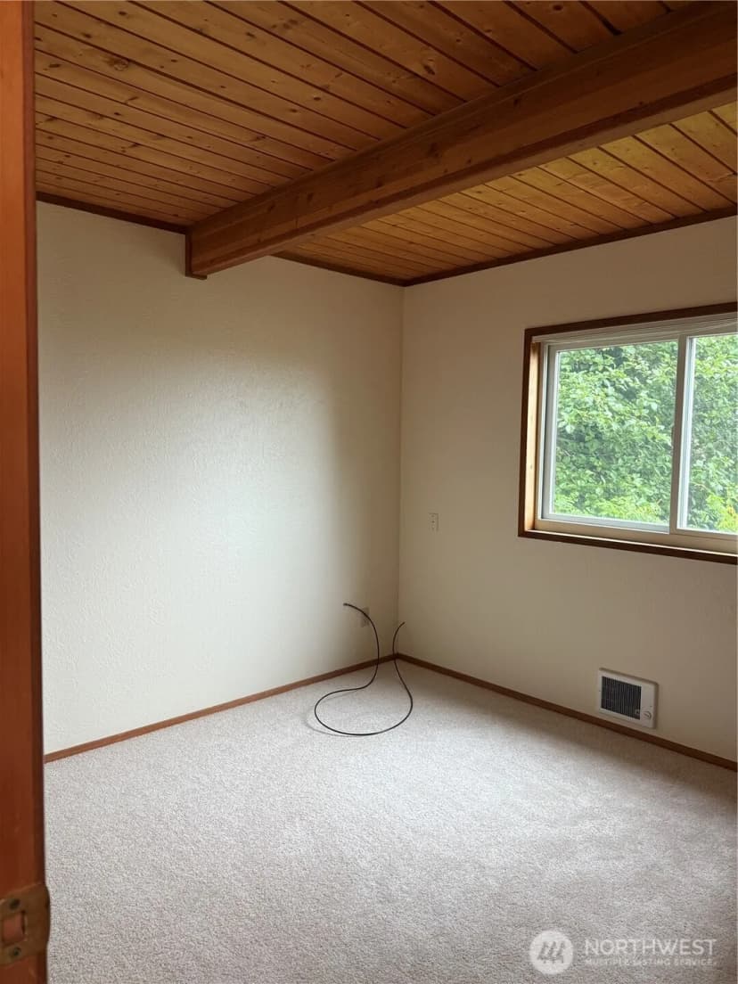 Property photo for 33408 J Place, Ocean Park photo 13
