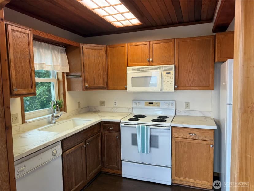 Property photo for 33408 J Place, Ocean Park photo 10