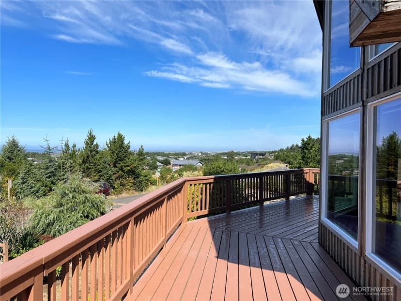 Property photo for 33408 J Place, Ocean Park photo 31