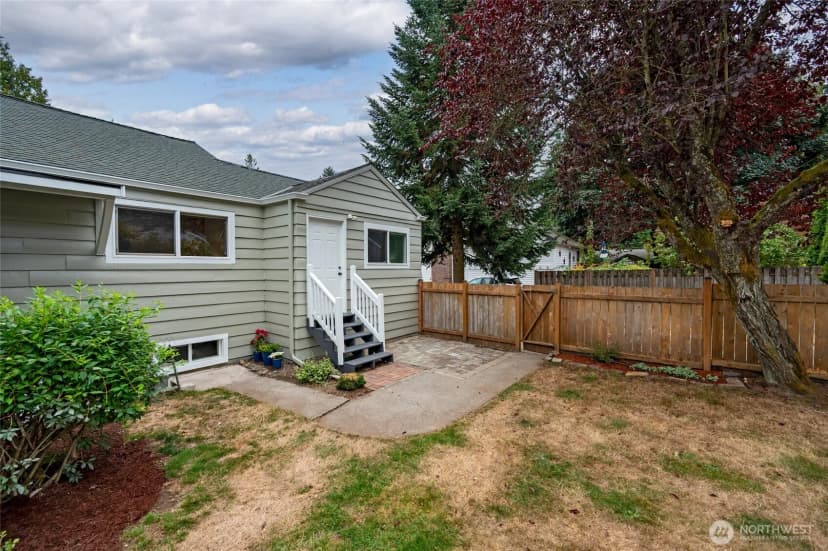 Property photo for 10723 23rd Avenue Ne, Seattle photo 27