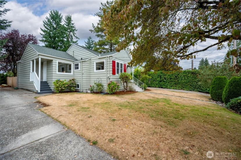 Property photo for 10723 23rd Avenue Ne, Seattle photo 32