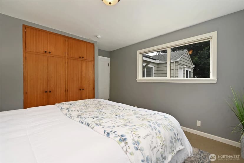 Property photo for 10723 23rd Avenue Ne, Seattle photo 16