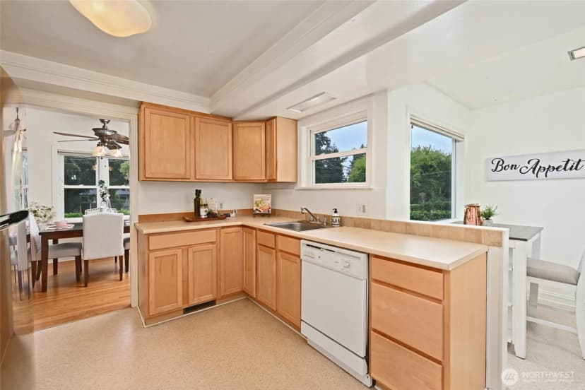 Property photo for 10723 23rd Avenue Ne, Seattle photo 10