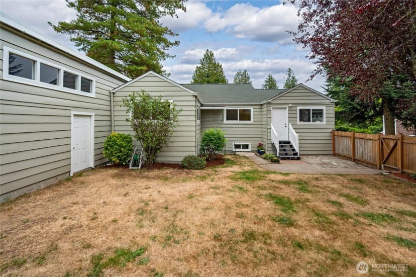 Property photo for 10723 23rd Avenue Ne, Seattle photo 30