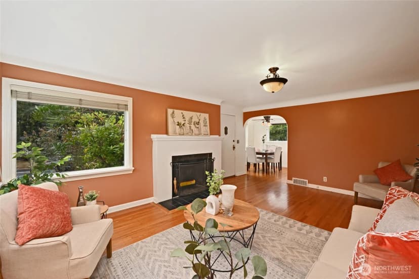 Property photo for 10723 23rd Avenue Ne, Seattle photo 6