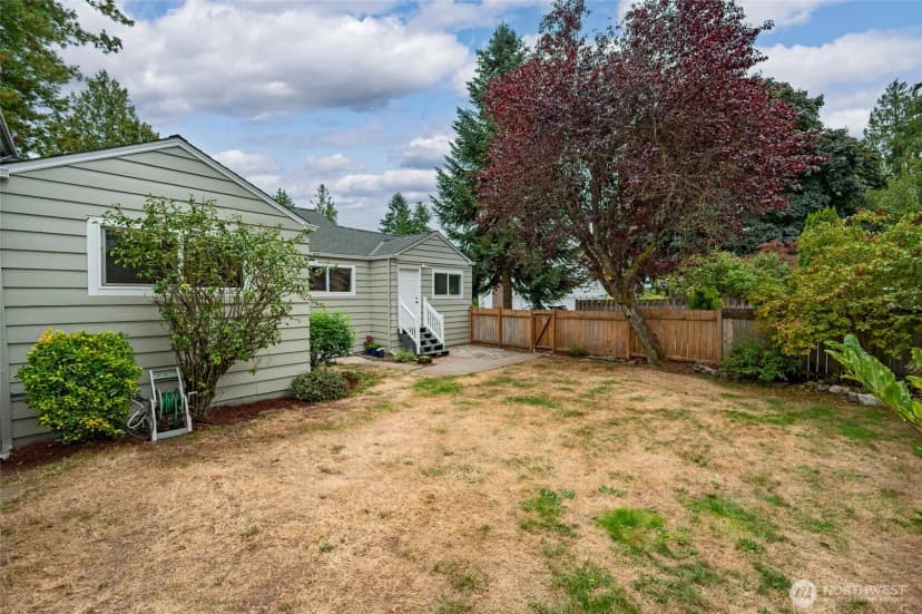 Property photo for 10723 23rd Avenue Ne, Seattle photo 29