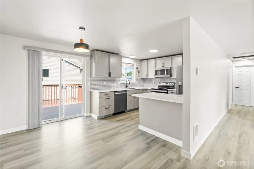 Property photo for 2017 201st St. E, Spanaway photo 9