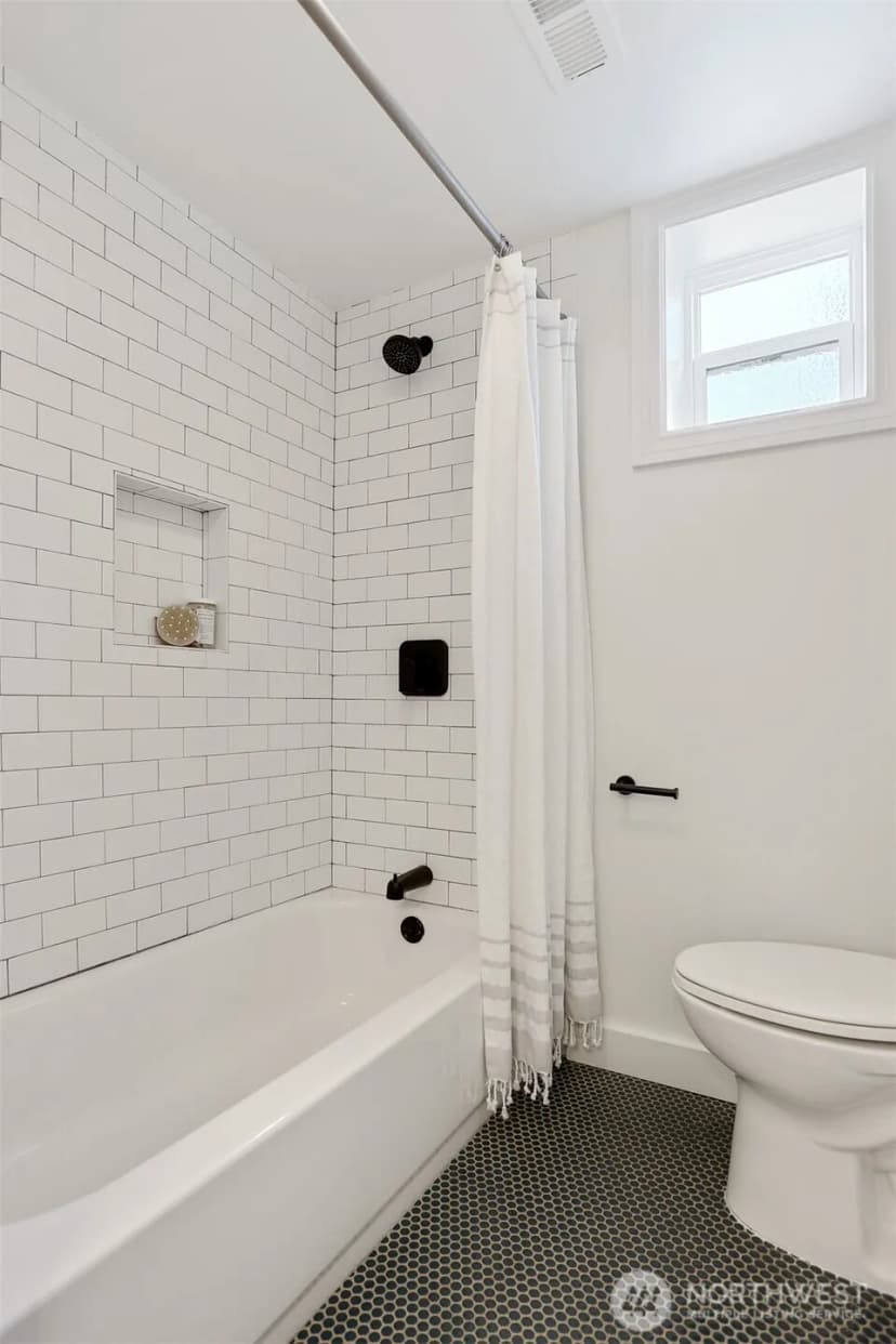 Property photo for 8056 28th Avenue Nw, Seattle photo 30