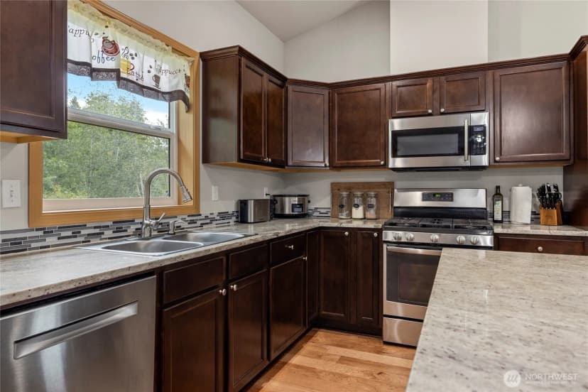 Property photo for 1537 E Gateway Heights Loop, Sedro Woolley photo 5