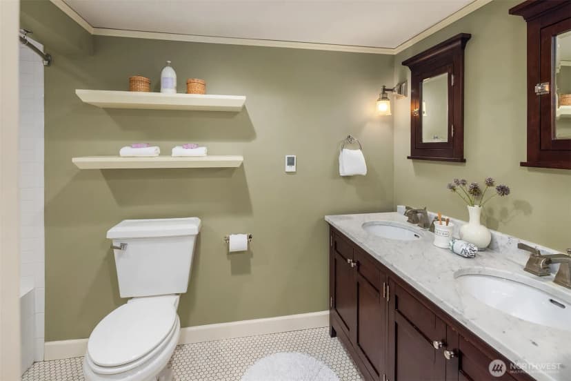 Property photo for 3333 Cascadia Avenue S, Seattle photo 40