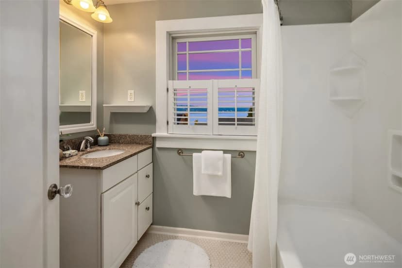 Property photo for 3333 Cascadia Avenue S, Seattle photo 31