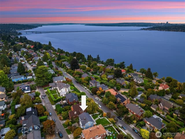 Property photo for 3333 Cascadia Avenue S, Seattle photo 5