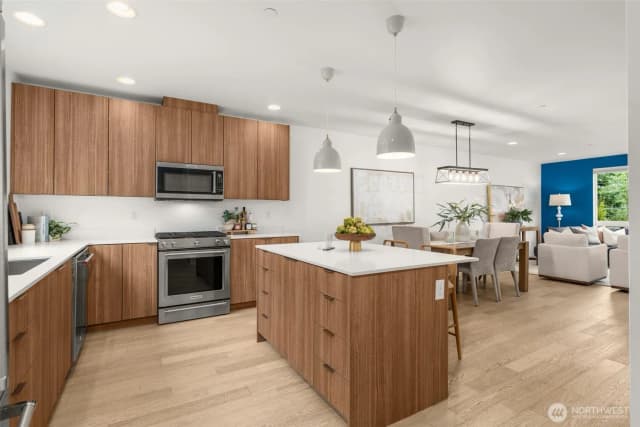 Property photo for 6454 Ne 181st Street #102, Kenmore photo 3