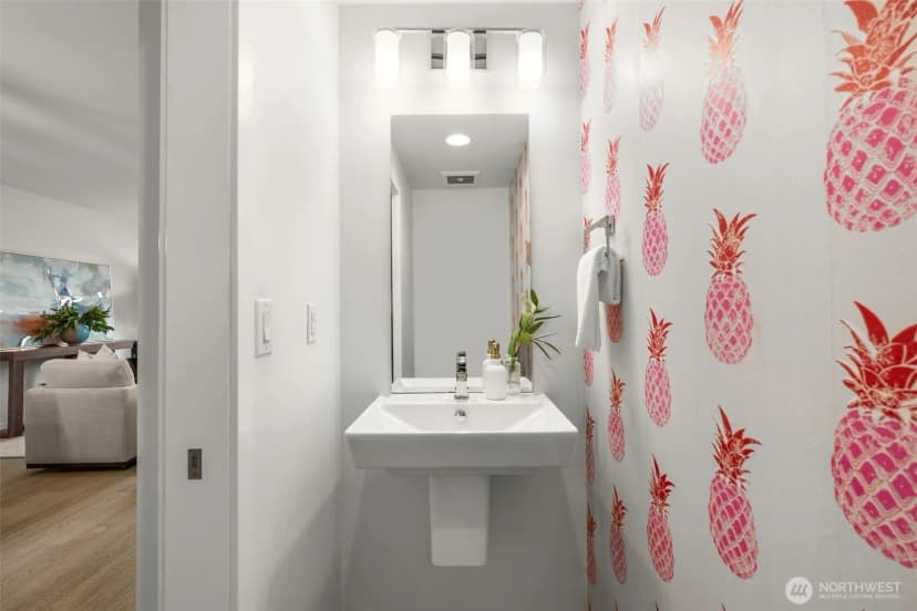 Property photo for 6454 Ne 181st Street #102, Kenmore photo 9