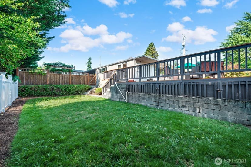 Property photo for 7302 Bowlyn Place S, Seattle photo 16