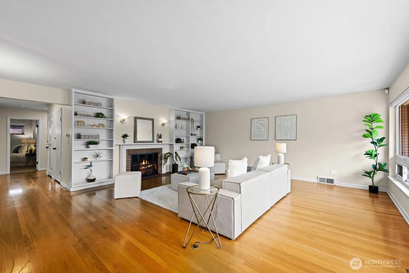Property photo for 7302 Bowlyn Place S, Seattle photo 8