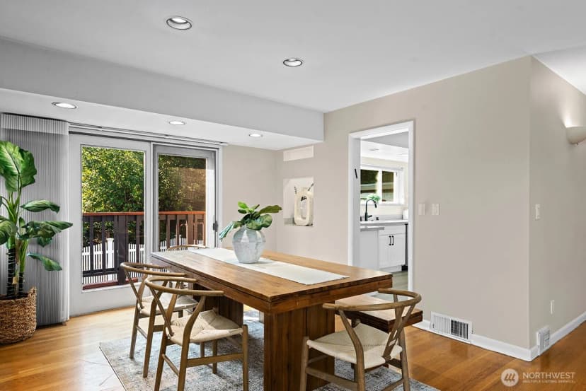 Property photo for 7302 Bowlyn Place S, Seattle photo 18