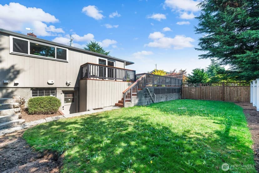 Property photo for 7302 Bowlyn Place S, Seattle photo 17