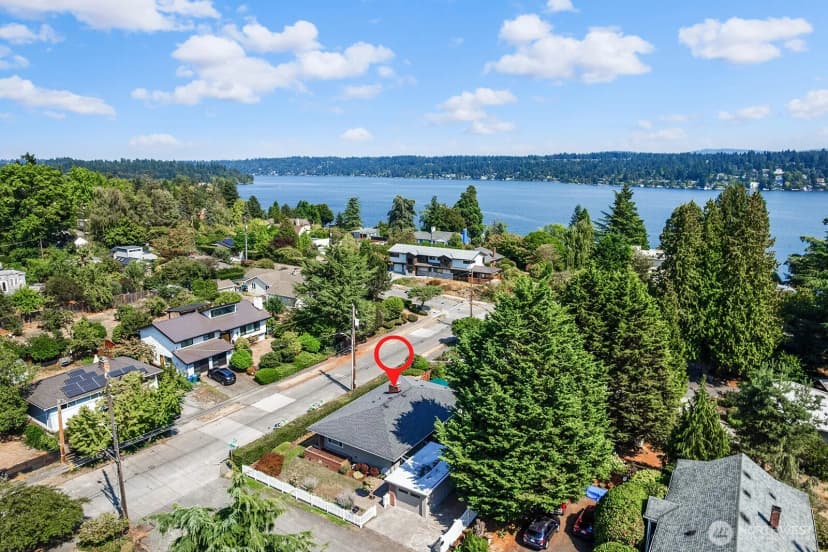Property photo for 7302 Bowlyn Place S, Seattle photo 36