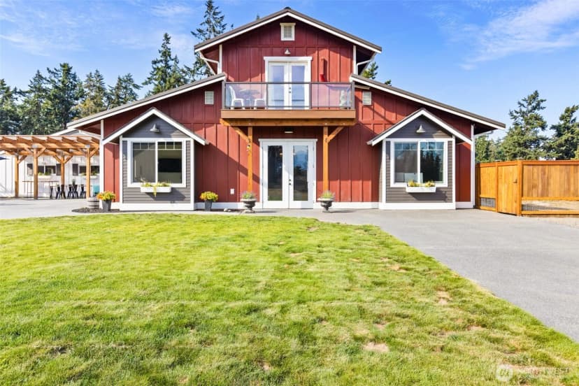 Property photo for 135 Edgington Drive, Sequim