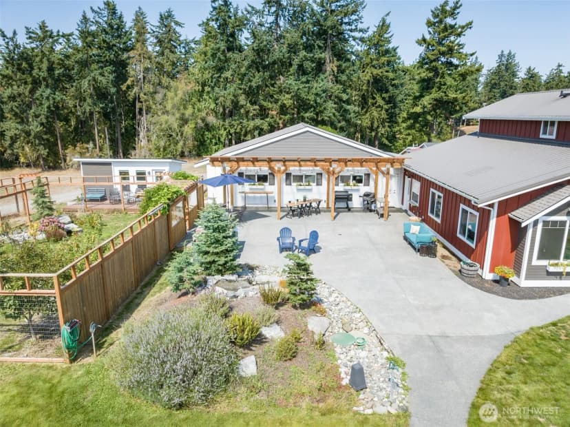 Property photo for 135 Edgington Drive, Sequim photo 3