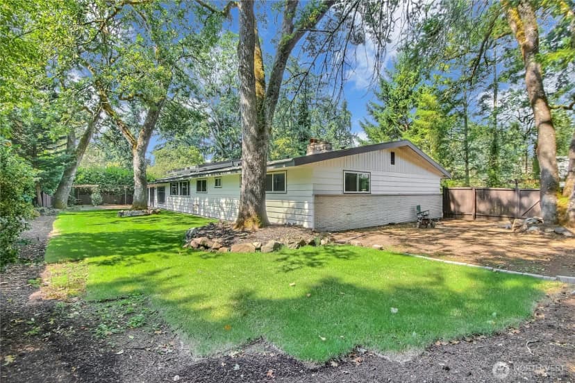 Property photo for 6902 Mount Tacoma Drive Sw, Lakewood photo 3