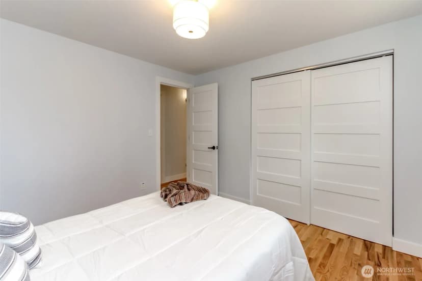 Property photo for 9611 112th Street Sw, Lakewood photo 19