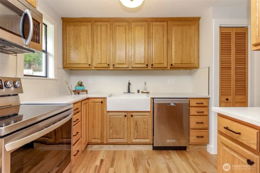 Property photo for 9611 112th Street Sw, Lakewood photo 10